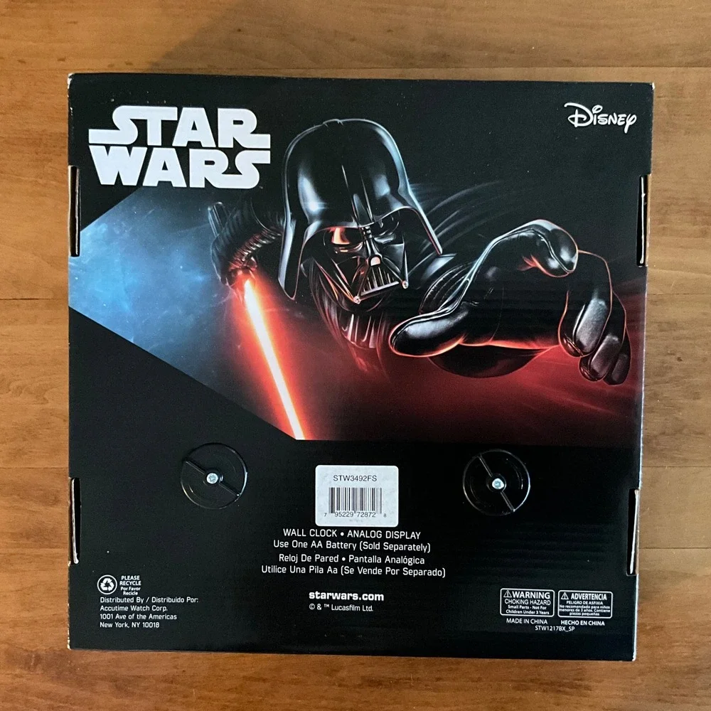 Disney Star Wars Wall Clock Analog Display Vader‎ & Character Icons NEW